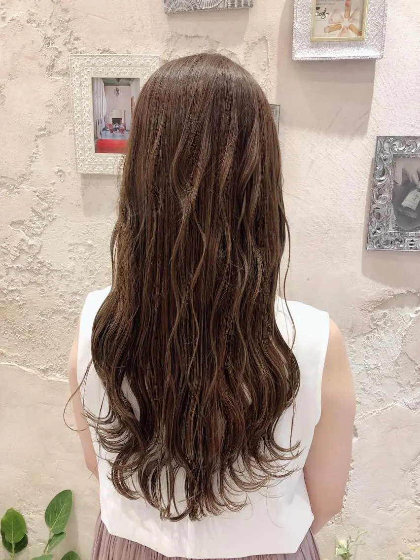 セミロング カット ヘアカラー トリートメント 代表山口ひな 髪質改善のプロのヘアスタイル