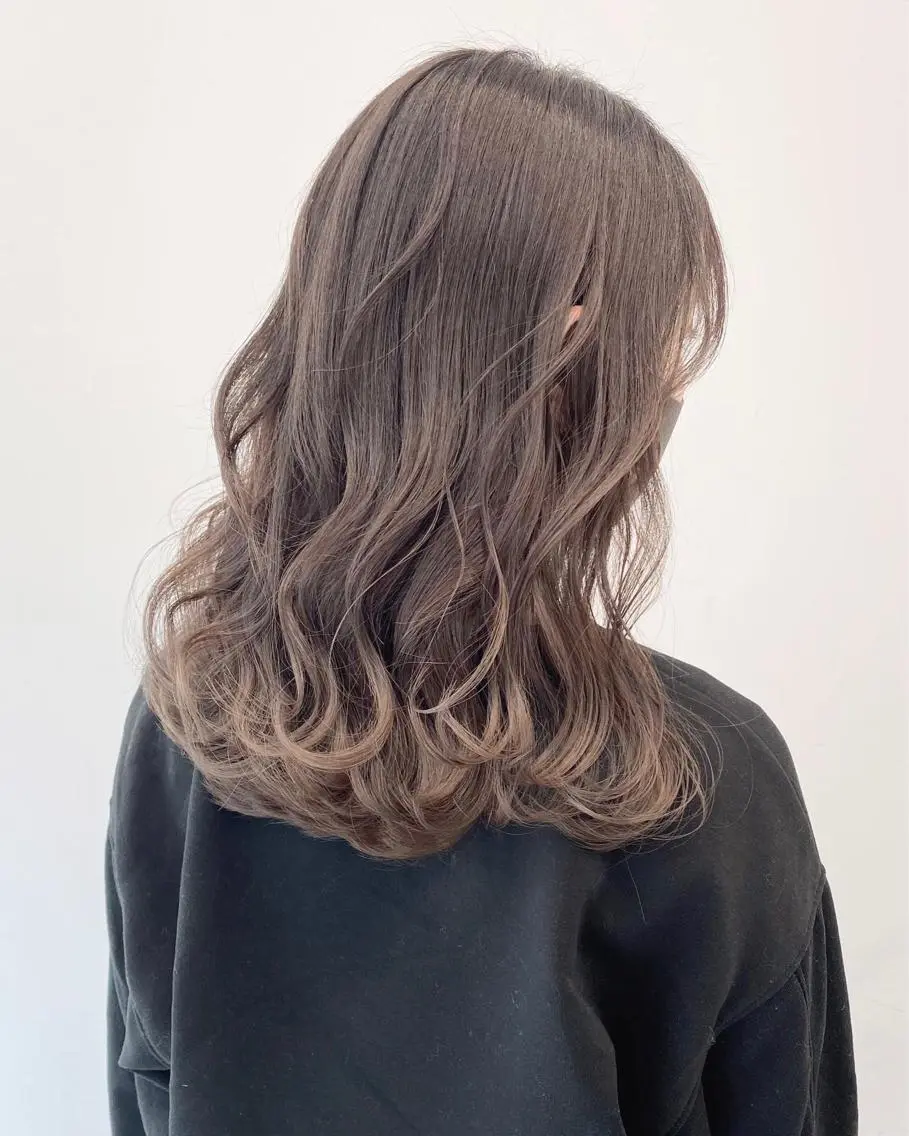 セミロング カラー パーマ ヘアアレンジ 【公式】amble luxe池袋東口🩷のヘアスタイル