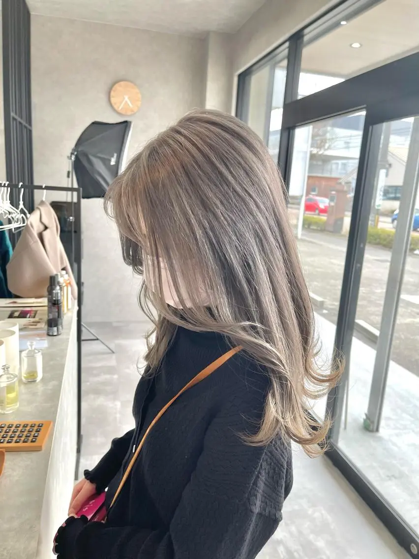 ミディアム カラー カット ヘアカラー トリートメント 一ノ瀬 暁のヘアスタイル
