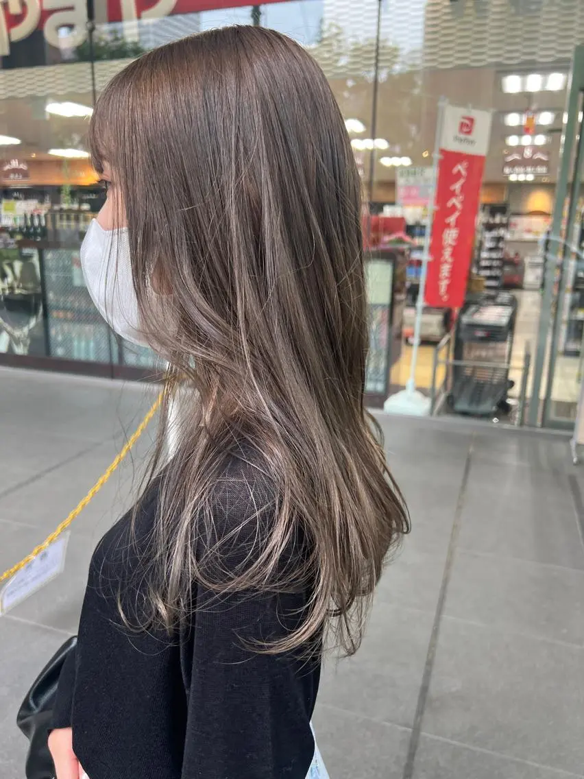 カラー ベージュカラー ブリーチ オリーブベージュ beleefric 🩵チセのヘアスタイル