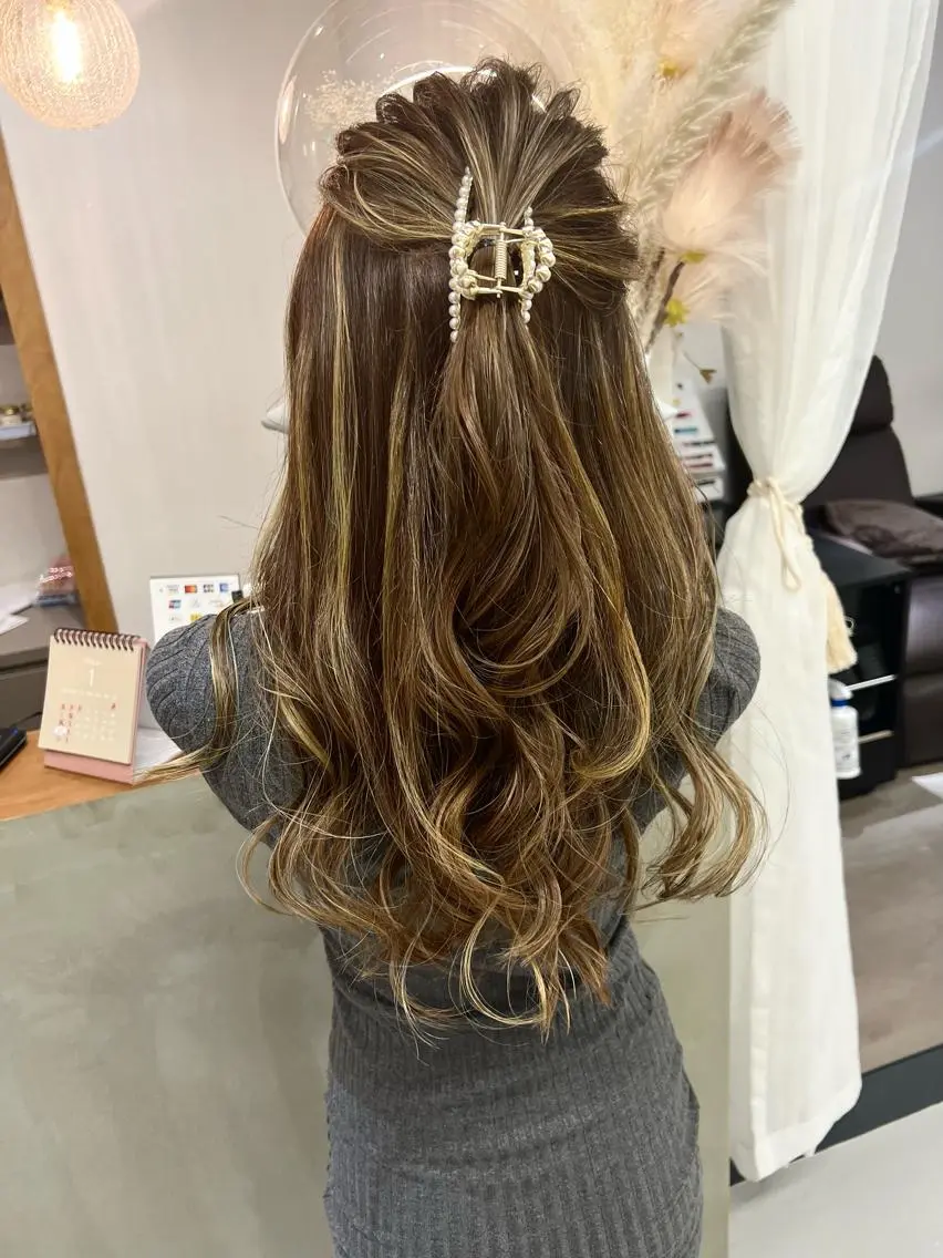 ロング カラー ヘアアレンジ ハイライトカラー ハイライト ヘアカラー 橋本 昇平のヘアスタイル