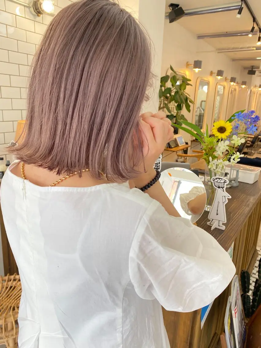 ミディアム カラー 顔周りレイヤーカット ブリーチminamiのヘアスタイル