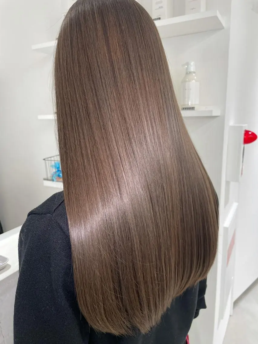 ロング カラー アディクシーカラー バレイヤージュ ベージュカラー ブリーチ ケアブリーチ ito. ブリーチ/髪質改善のヘアスタイル