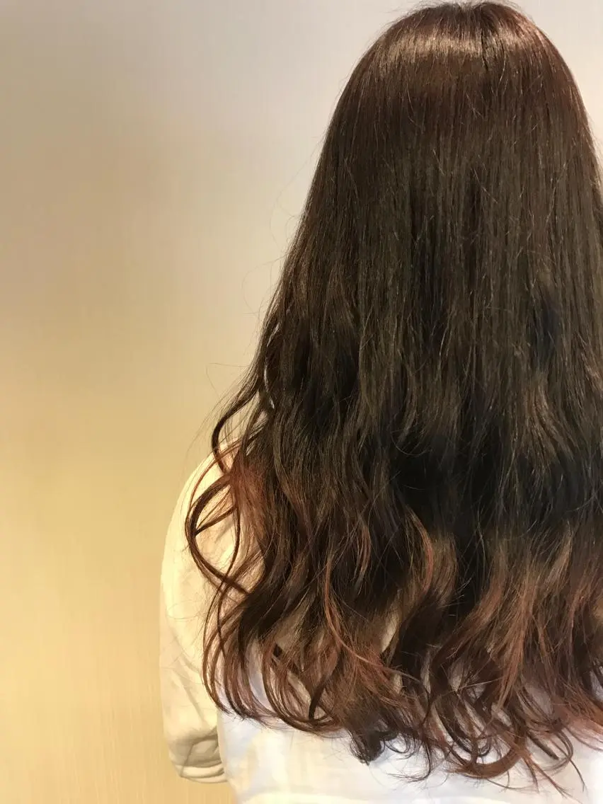 ロング カラー グラデーションカラー ひろせ かなのヘアスタイル