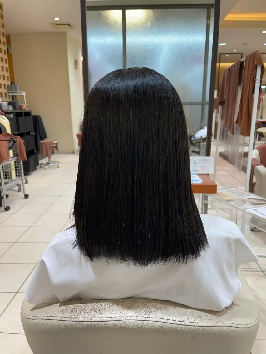 セミロング カラー 黒髪 ブルーカラー ブルーブラック カネヒラ リョウスケのヘアスタイル