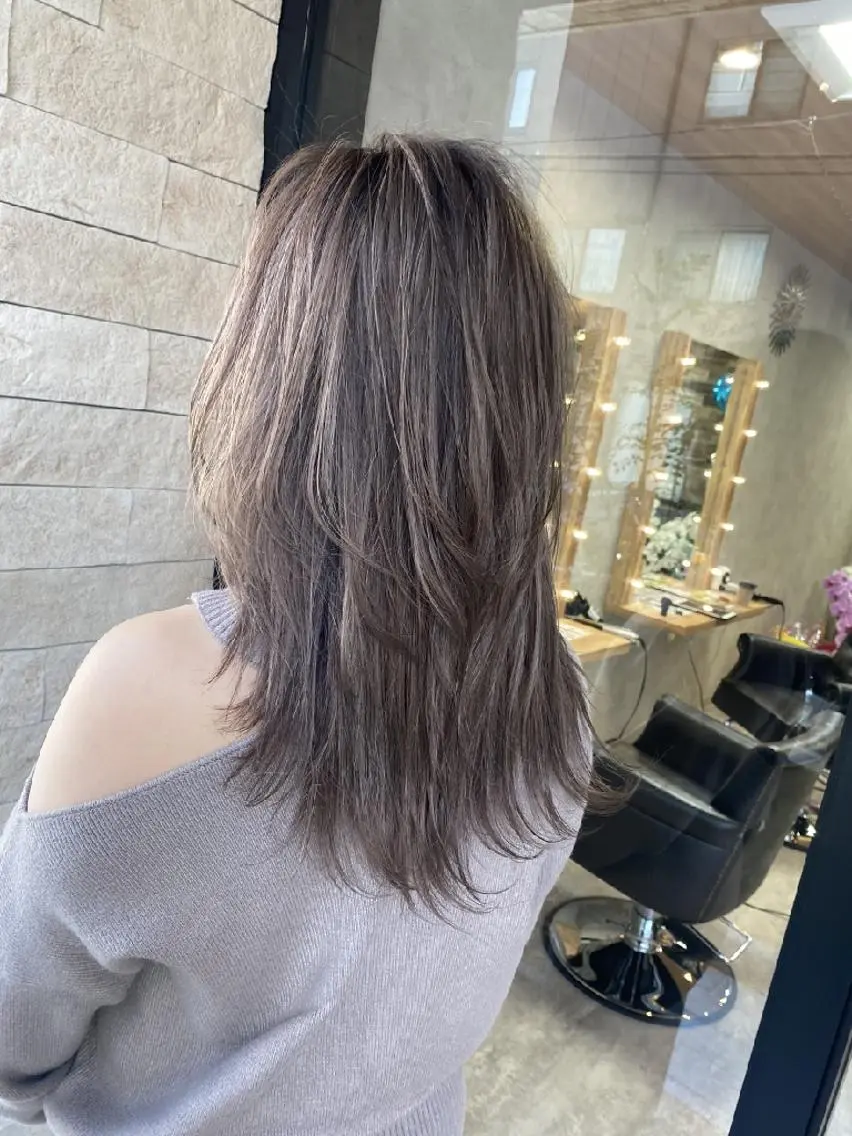 セミロング カラー バレイヤージュ ダブルカラー ハイライトカラー 外国人風カラー ハイレイヤー ヘアカラー トリートメント RIENS♡xrea 山本優舞のヘアスタイル