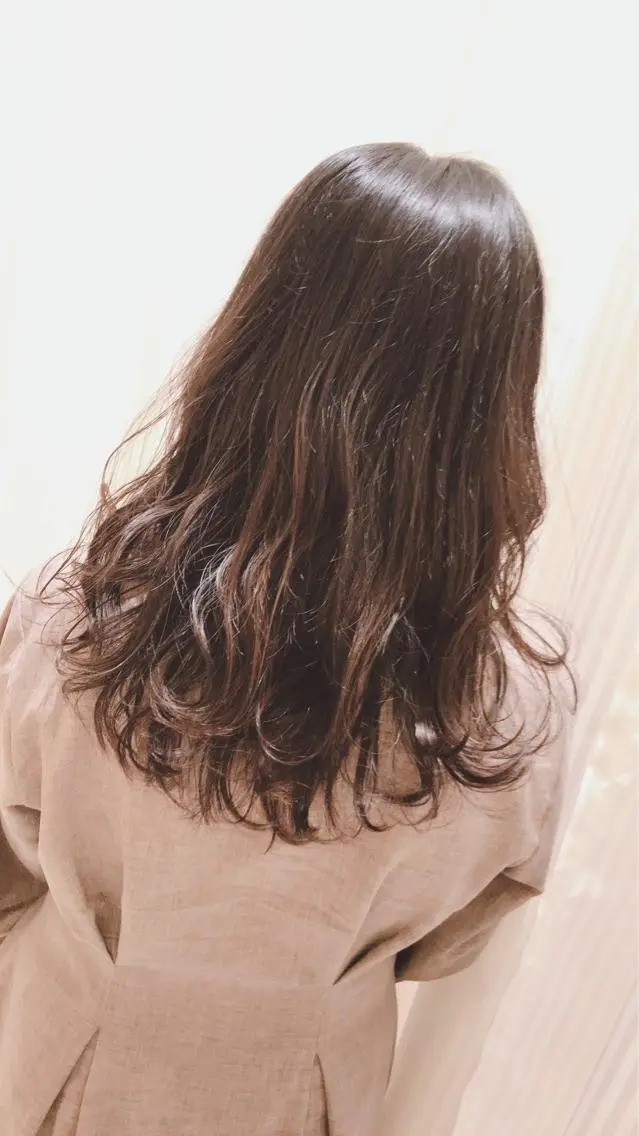 セミロング 田中 真衣のヘアスタイル