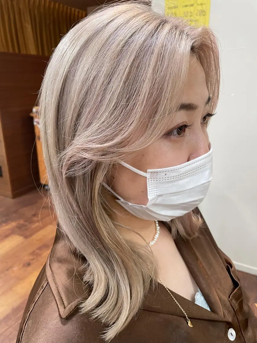 ミディアム 奈良橋 彩圭のヘアスタイル