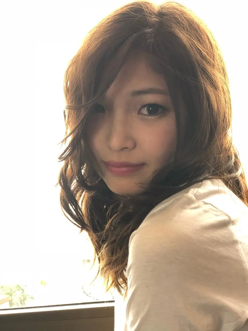 セミロング カラー アッシュ ベージュカラー カット ヘアカラー トリートメント 及川 祐輔のヘアスタイル