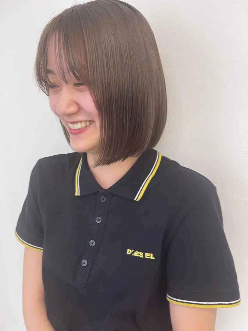 ショート カラー カット ヘアカラー トリートメント 💓パーマ，💗 レイヤーカットのヘアスタイル