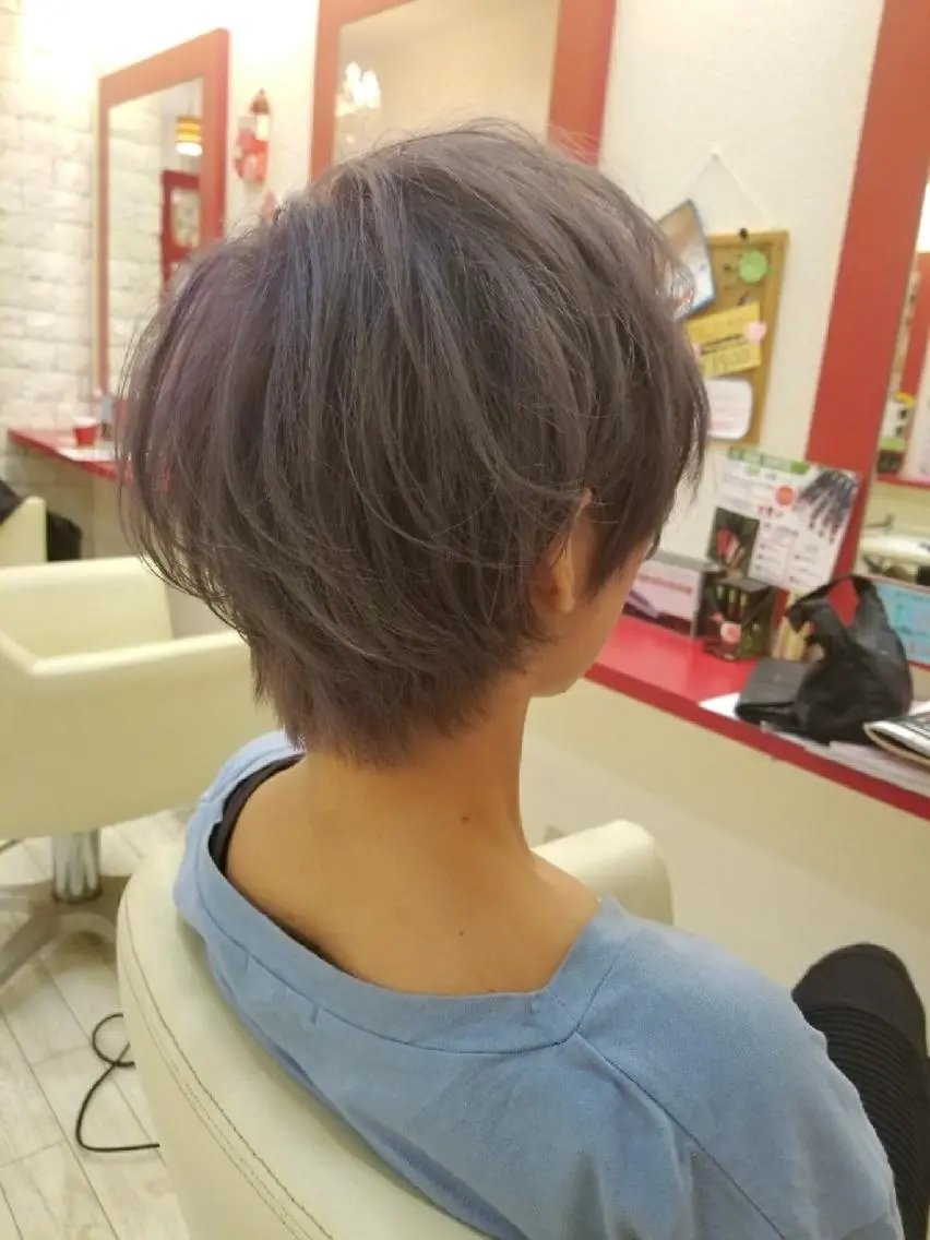 ショート カラー アッシュ ブリーチ ラベンダーカラー ラベンダーアッシュ Le Lien カジのヘアスタイル