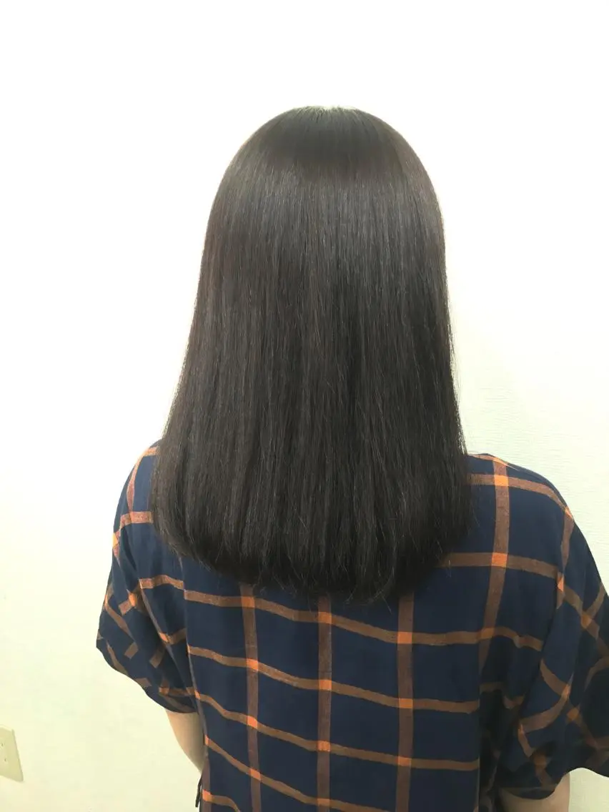 ミディアム 髪質改善 トリートメント 白髪ぼかし、髪質改善 富田隼仁のヘアスタイル