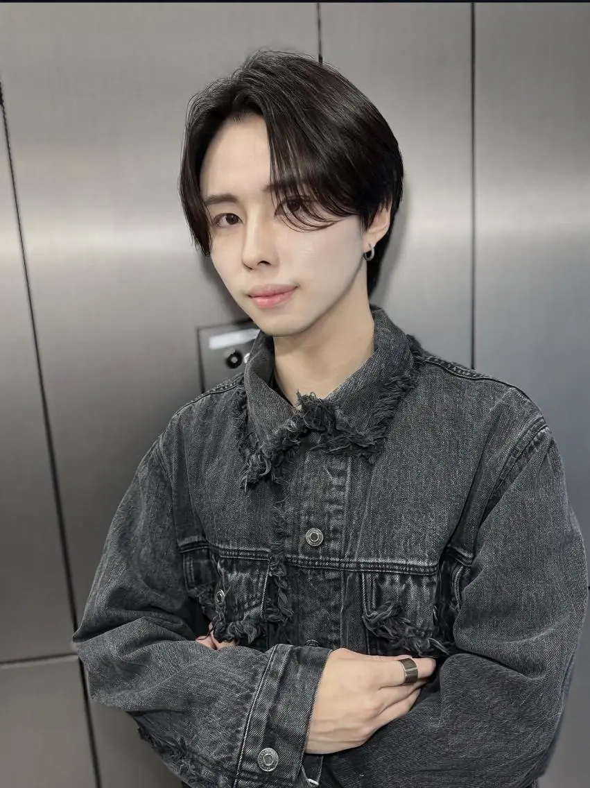 メンズ センターパート メンズ韓国風 韓国マッシュ マッシュ カット FOCUSJAPAN MENS SALONのヘアスタイル