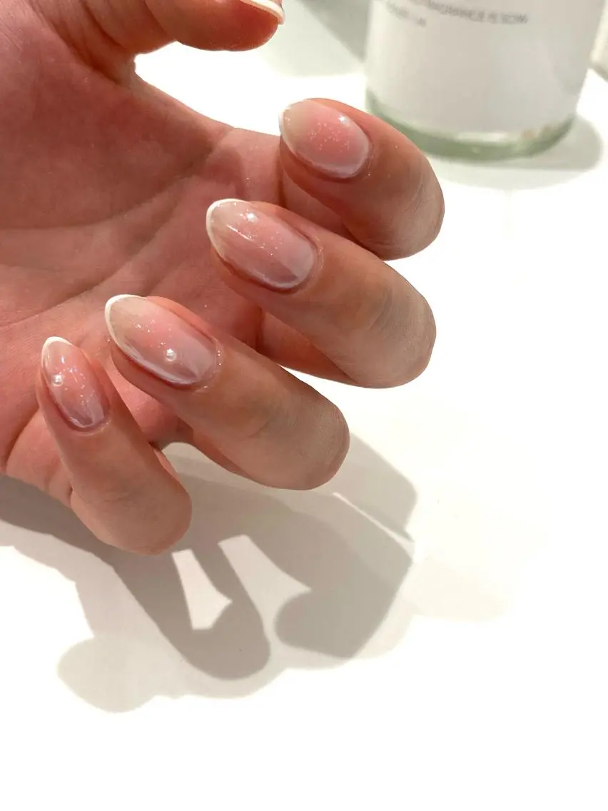 ネイル オーロラネイル チークネイル フレンチネイル ハンドネイル Ann nailのネイルデザイン