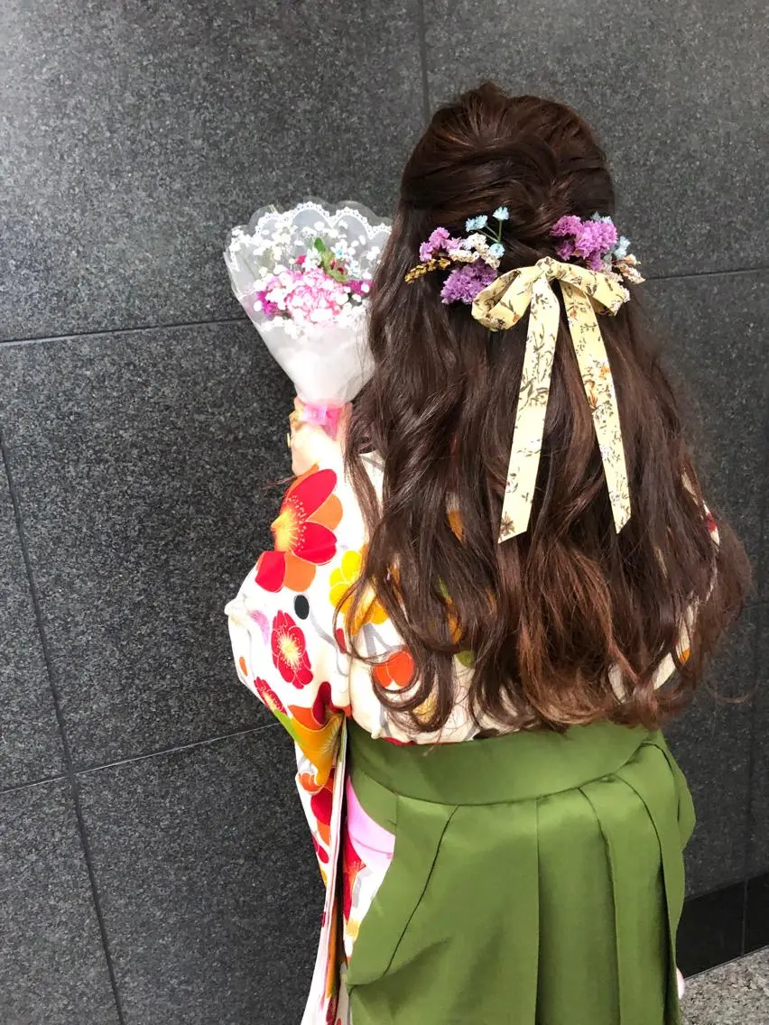 ヘアアレンジ ヘアセット MIOベージュカラー 柔らかいカラーのヘアスタイル