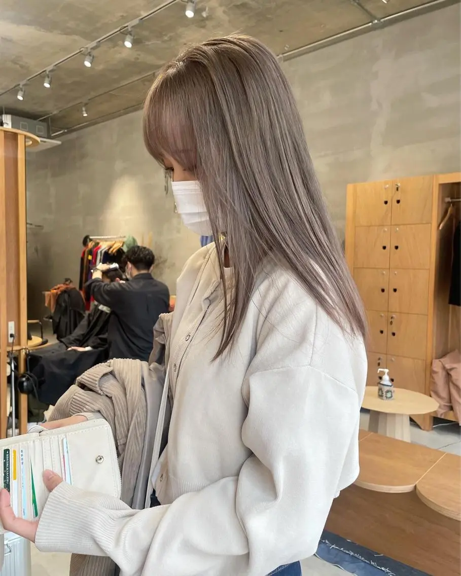 カラー wewe: momoeのヘアスタイル