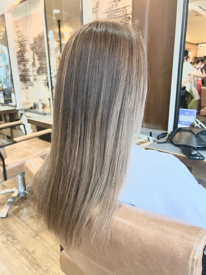 セミロング カラー 顔周りカット レイヤーカット SHIAN 八王子 🦋小林 美羅🦋のヘアスタイル