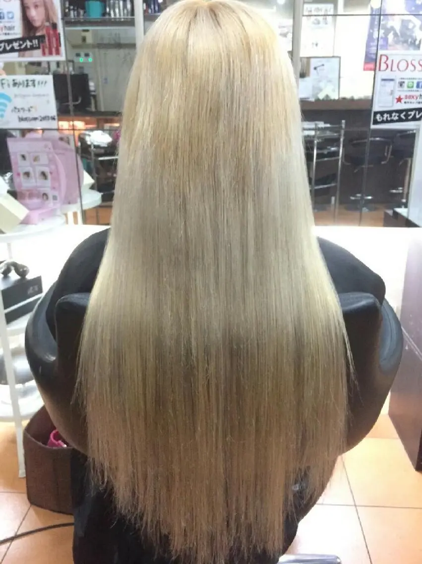カラー ロング ベージュカラー ハイトーンカラー ホワイトベージュ レイヤー/エクステ alpha下妻のヘアスタイル