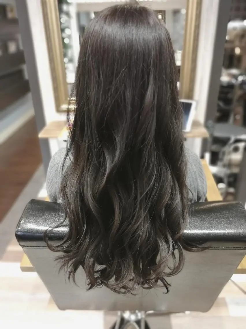 ロング ハイライト カット ヘアカラー トリートメント 山田 義人のヘアスタイル