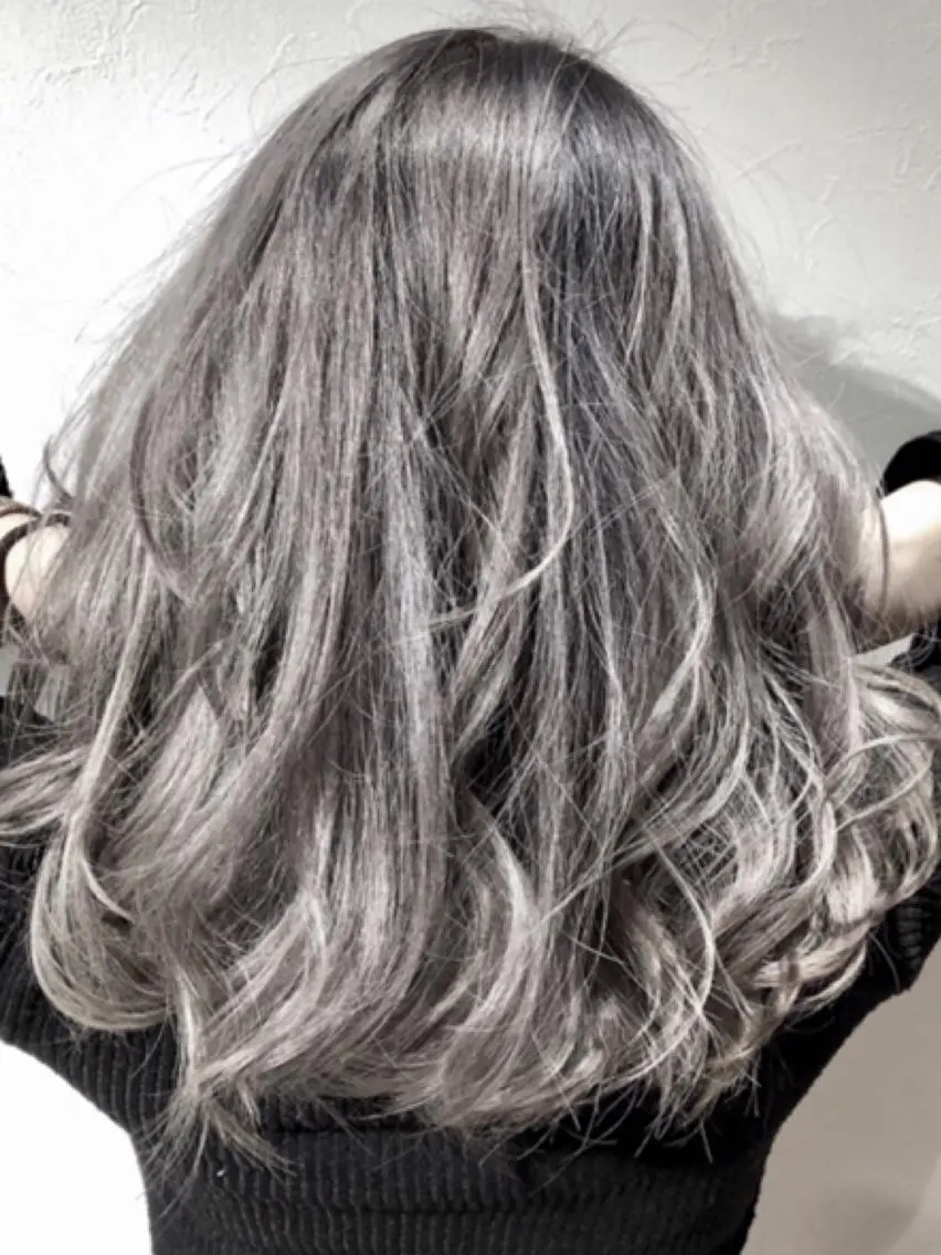 ロング カラー パーマ ヘアアレンジ Device ディバイスのヘアスタイル