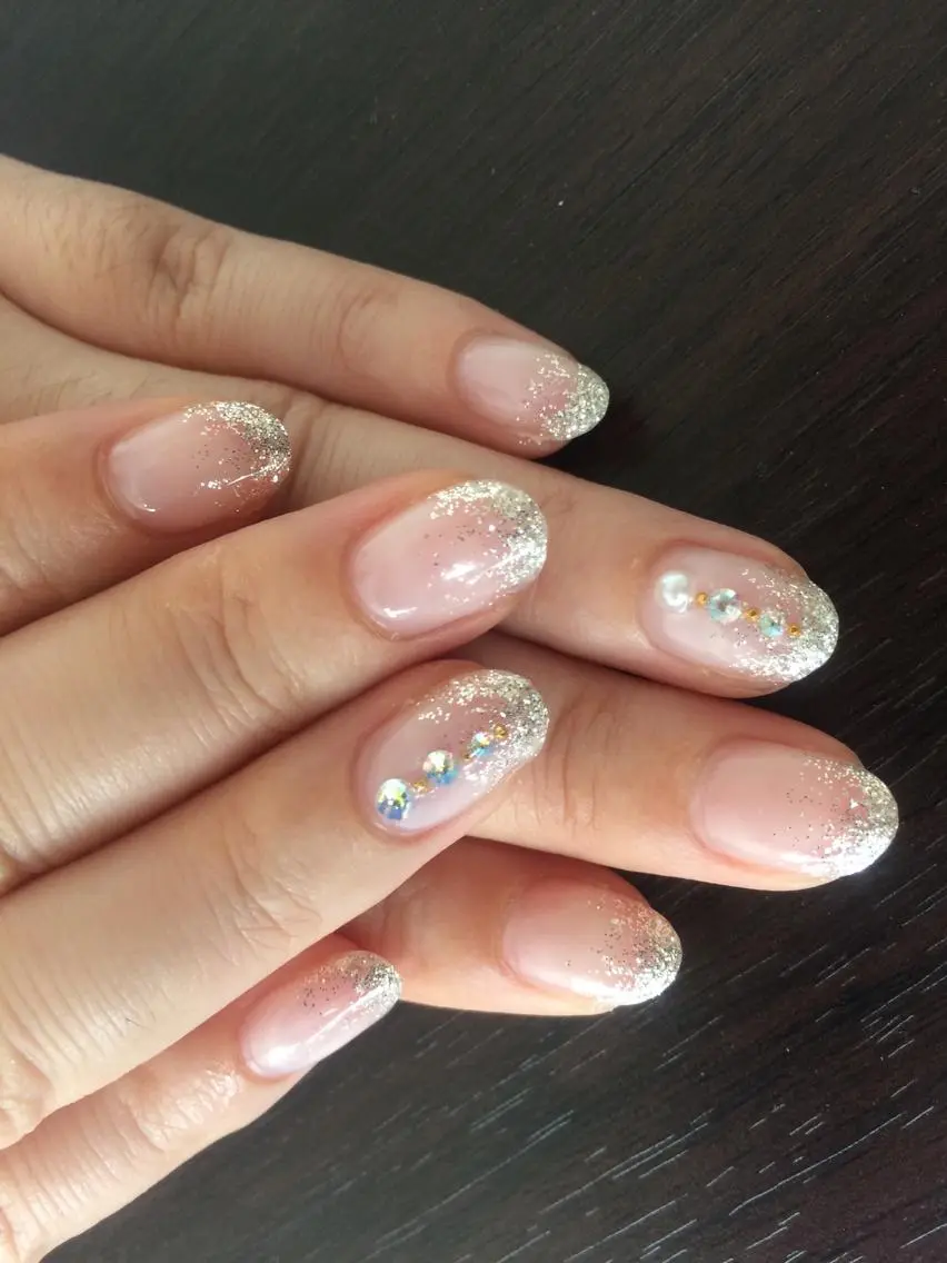 ネイル ラメ(グリッター) ラメグラデーション ストーンネイル fairy Ｍのネイルデザイン