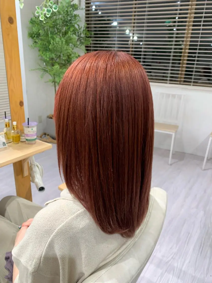 セミロング カラー オレンジ ピンクカラー ツヤカラー🤍 ARISAのヘアスタイル