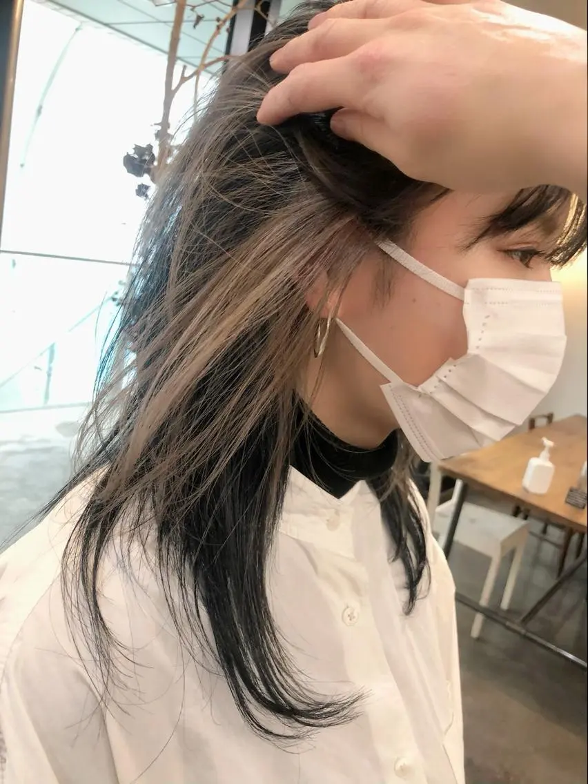 ミディアム カラー ベージュカラー ブロンド ブロンドベージュ インナーカラー レイヤーカット カット ヘアカラー 千葉 郁也のヘアスタイル