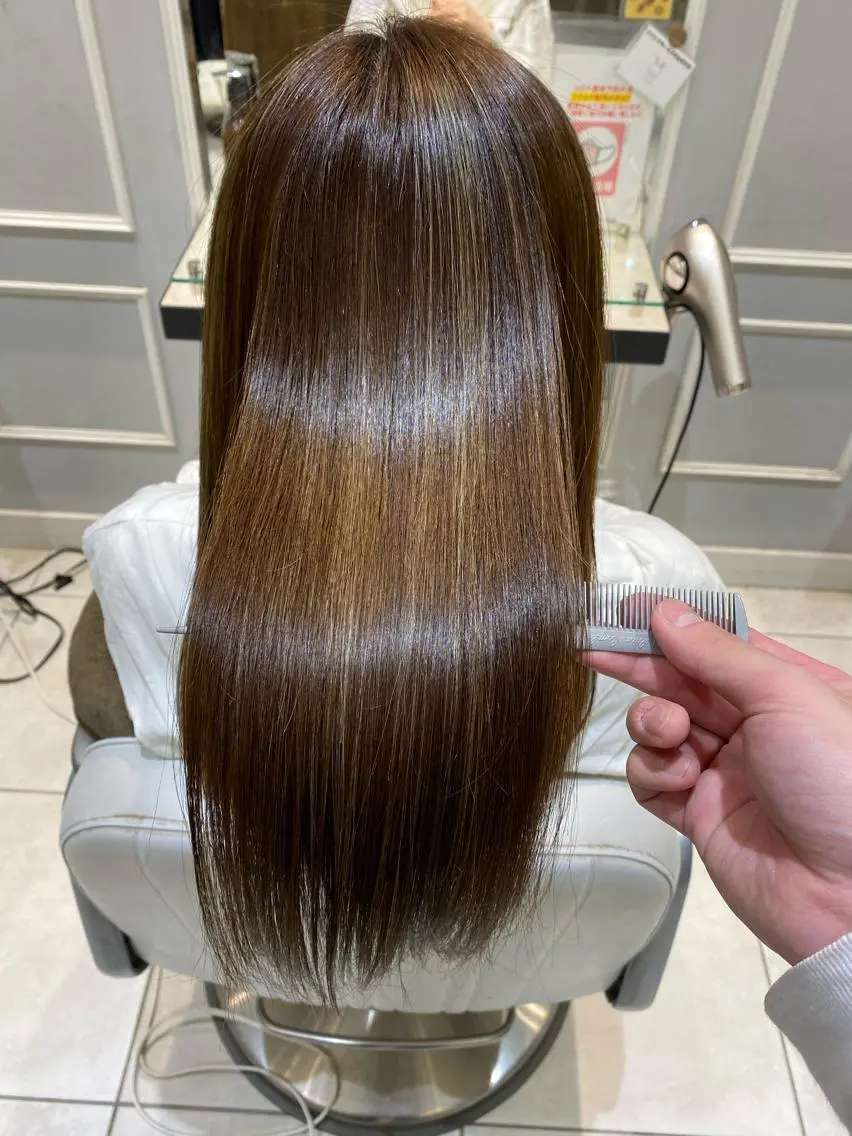 セミロング 美髪矯正透明感カラー 江川　和輝のヘアスタイル