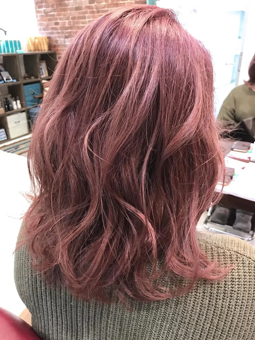 セミロング カラー アッシュ ラベンダーカラー ラベンダーアッシュ 松本 明日可のヘアスタイル