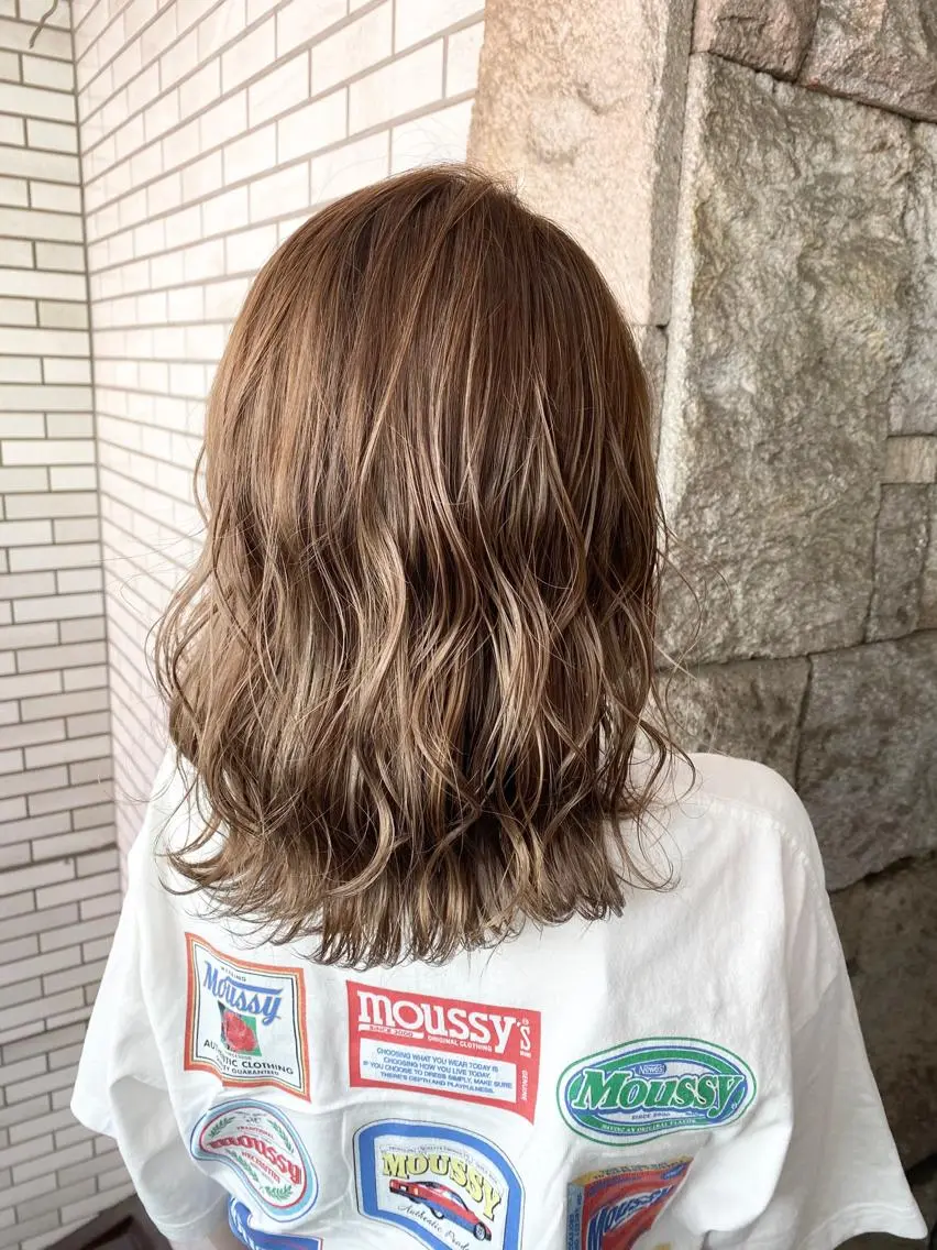 ミディアム カラー ハイライトカラー ハイライト ヘアカラー トリートメント 萩原 凌✄のヘアスタイル