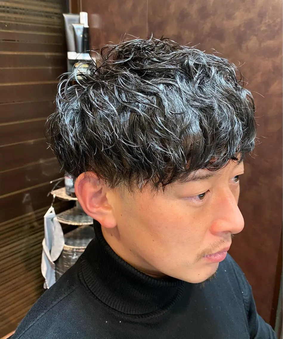 ショート 岡部 迅のヘアスタイル