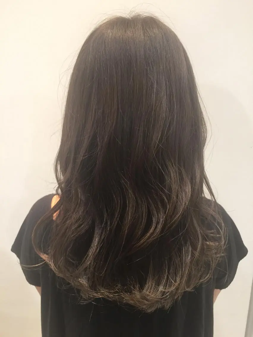 ミディアム カラー ブルーカラー ブルージュ 透明感・艶カラー/ 坂田友梨奈のヘアスタイル
