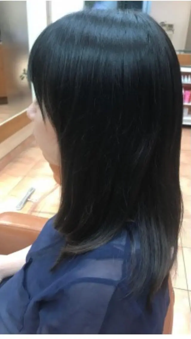 セミロング カット 奥谷 美代子のヘアスタイル
