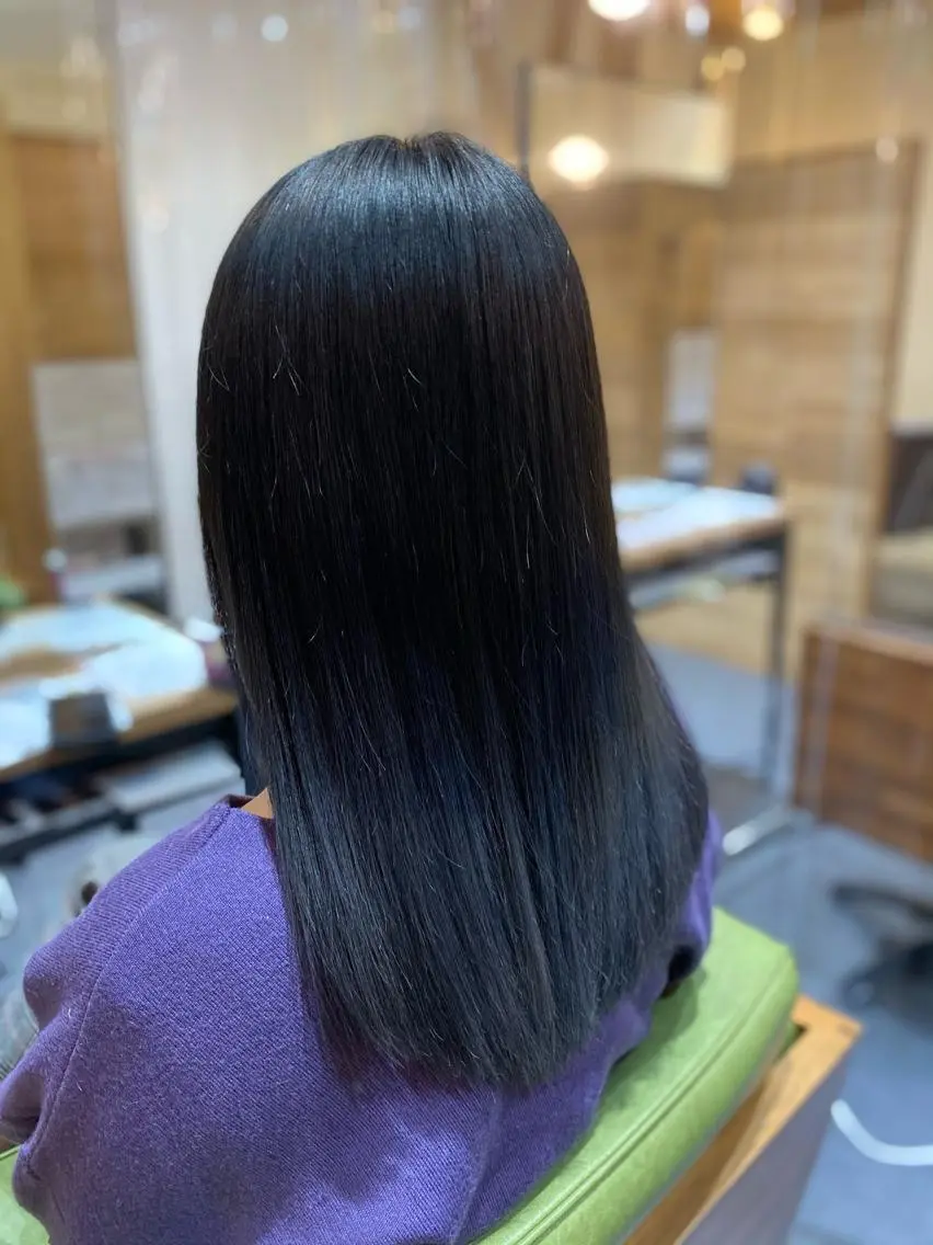 ミディアム カラー アッシュ ブルーカラー ブルーアッシュ グラデーションカラー ハラ ルイスのヘアスタイル