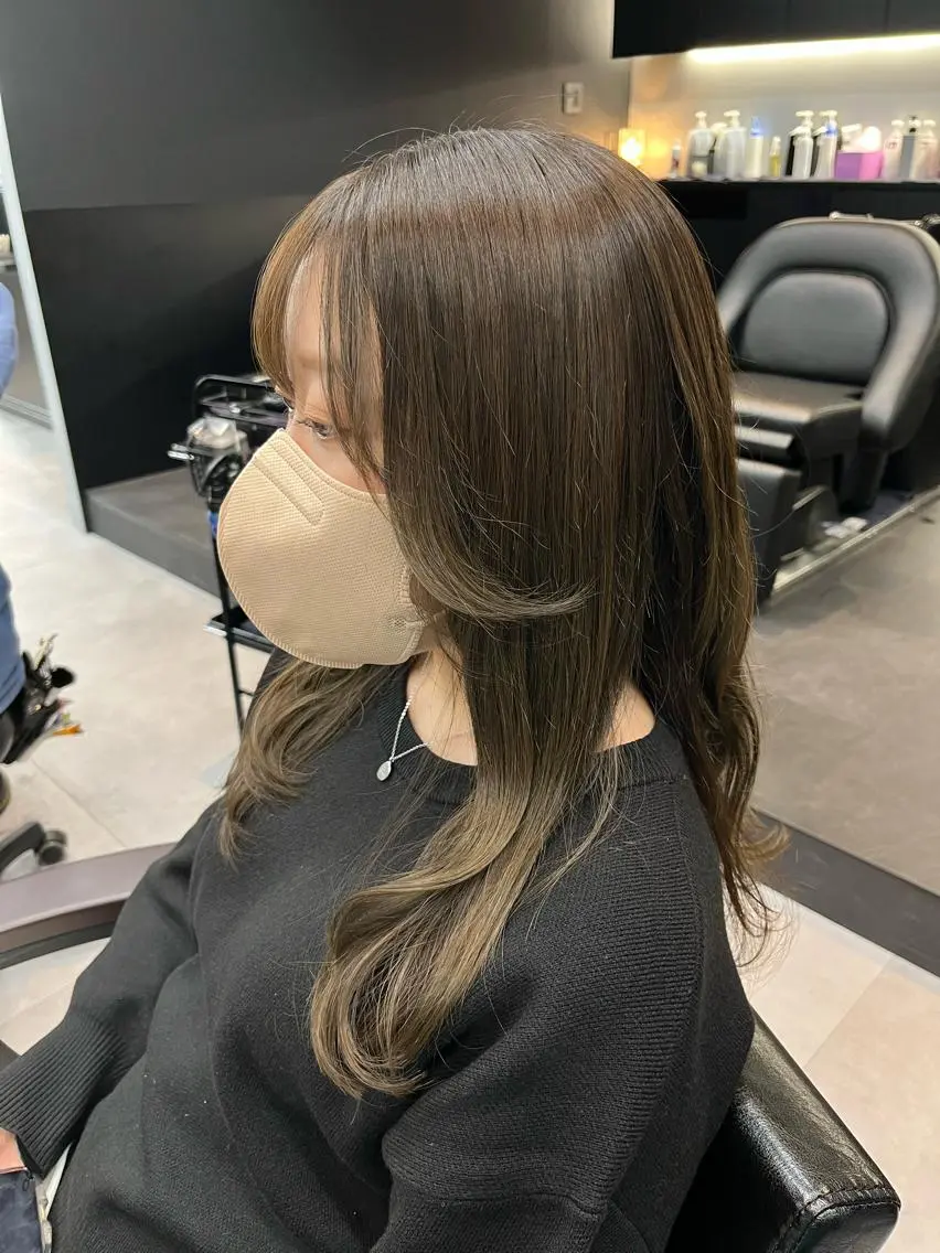 セミロング カラー カット 縮毛矯正 🦩レイヤー|透明感 カラー🦩makoのヘアスタイル