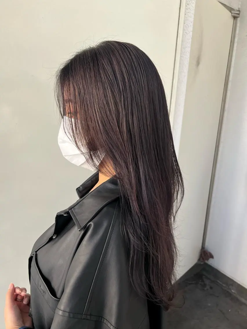 ロング カラー カット ヘアカラー トリートメント 韓国🇰🇷レイヤー 映える顔周り🩷のヘアスタイル
