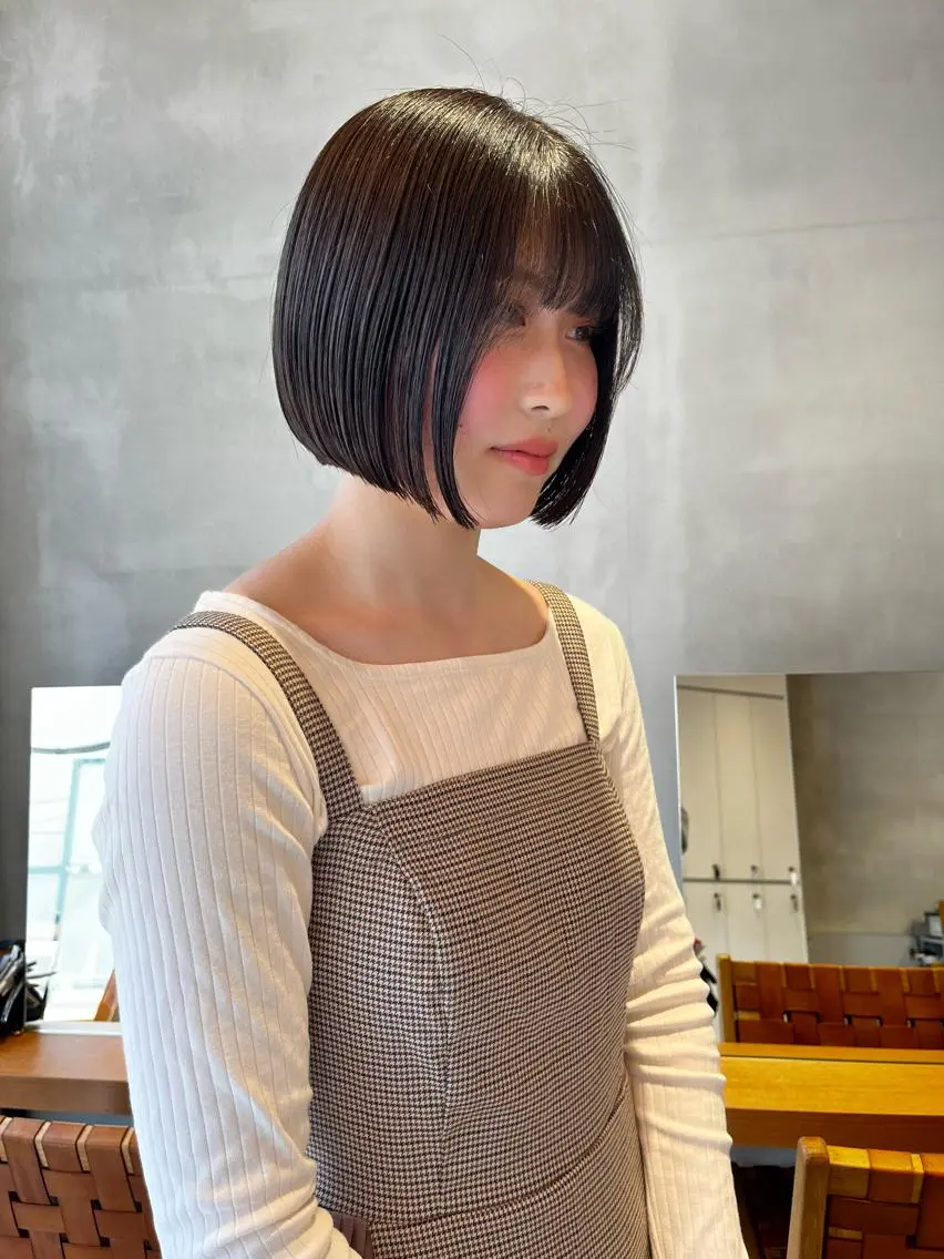 ミディアム 縮毛矯正ボブ&顔まわ レイヤー♡TOMOEのヘアスタイル