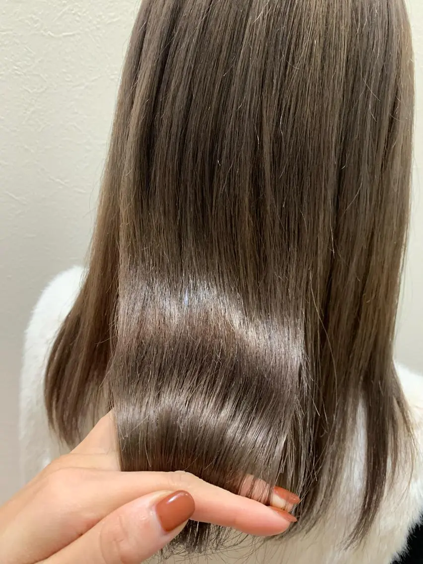 セミロング カラー ブリーチ グレージュ ヘアカラー トリートメント hubhair レイヤー/透明感のヘアスタイル