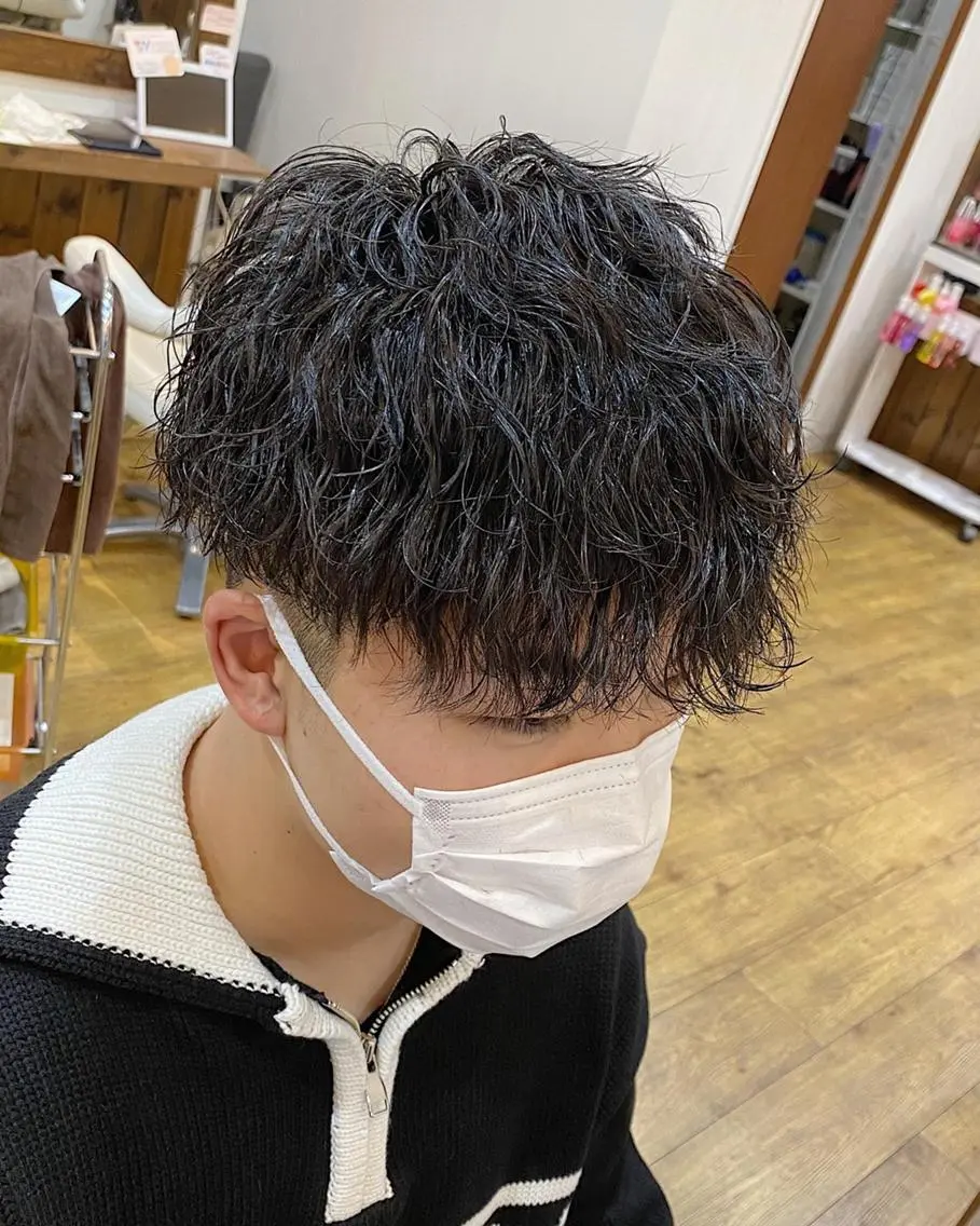 パーマ メンズ メンズパーマ 学生（メンズ向け） メンズツイストパーマ 波巻きパーマ 学生 原田 涼矢のヘアスタイル