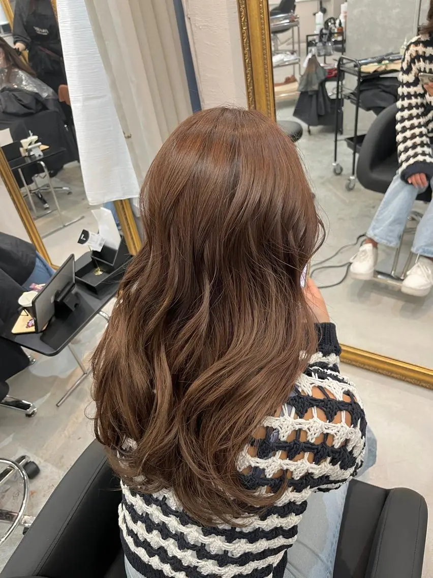 ロング カラー ブラウンカラー グレージュ/透け感 カラー/透明感カラーのヘアスタイル