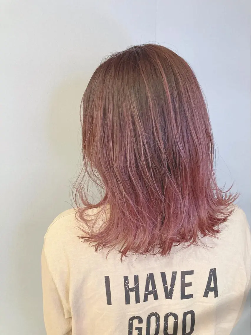 ミディアム カラー 宮原 佳苗のヘアスタイル