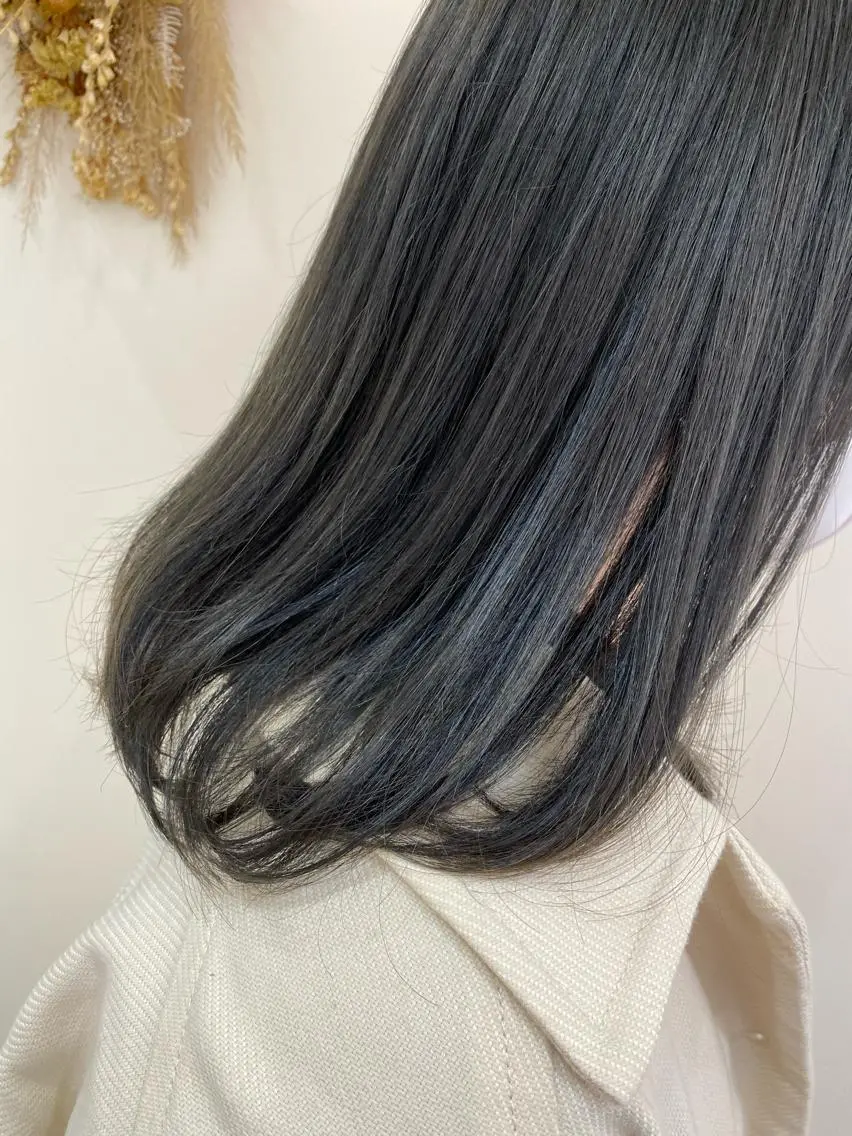 セミロング カラー 銀座メンズ専門🖤 叶奈々のヘアスタイル