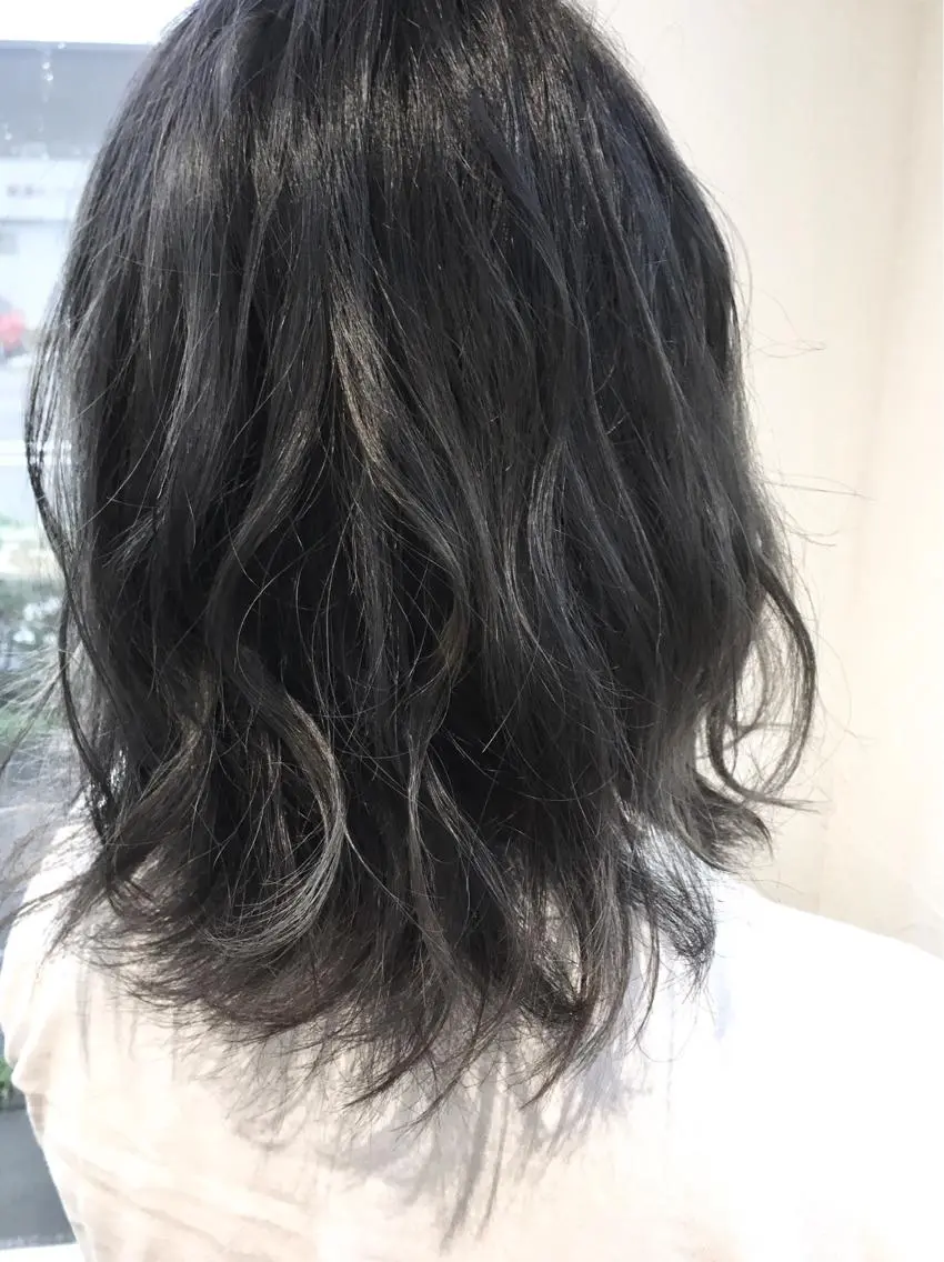 カラー グラデーションカラー シルバー 川合 勇気のヘアスタイル