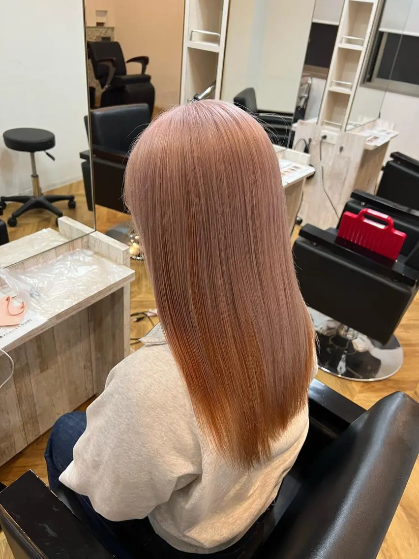 セミロング カラー デザインカラー ハイトーンカラー カット ヘアカラー トリートメント ブリーチ特化 梅田本多翔のヘアスタイル