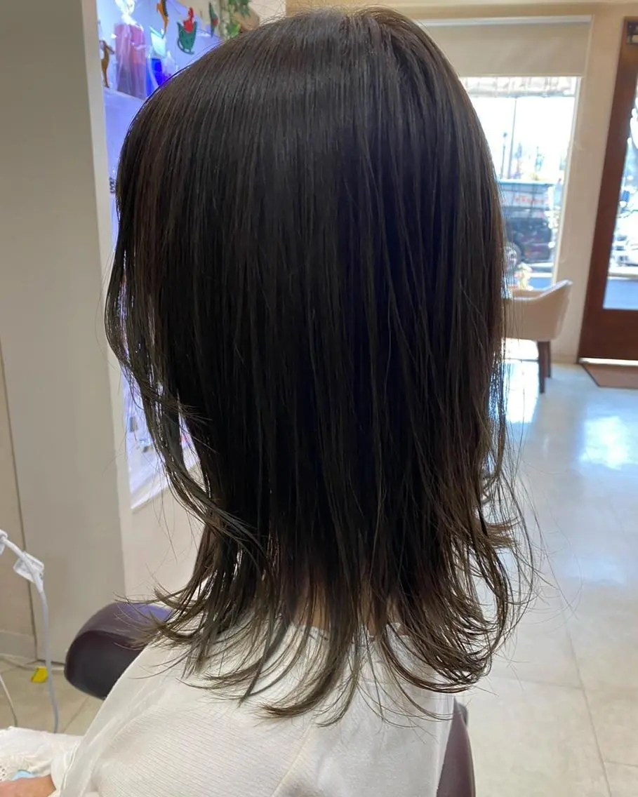 ショート カラー ベージュカラー ハイライトカラー インナーカラー オリーブベージュ ハイライト justbeauty CiNQのヘアスタイル