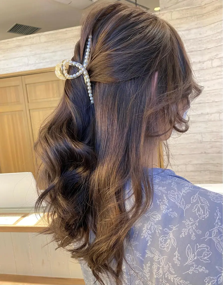 ロング カラー ベージュカラー 遠藤沙也加 /レイヤーカットのヘアスタイル