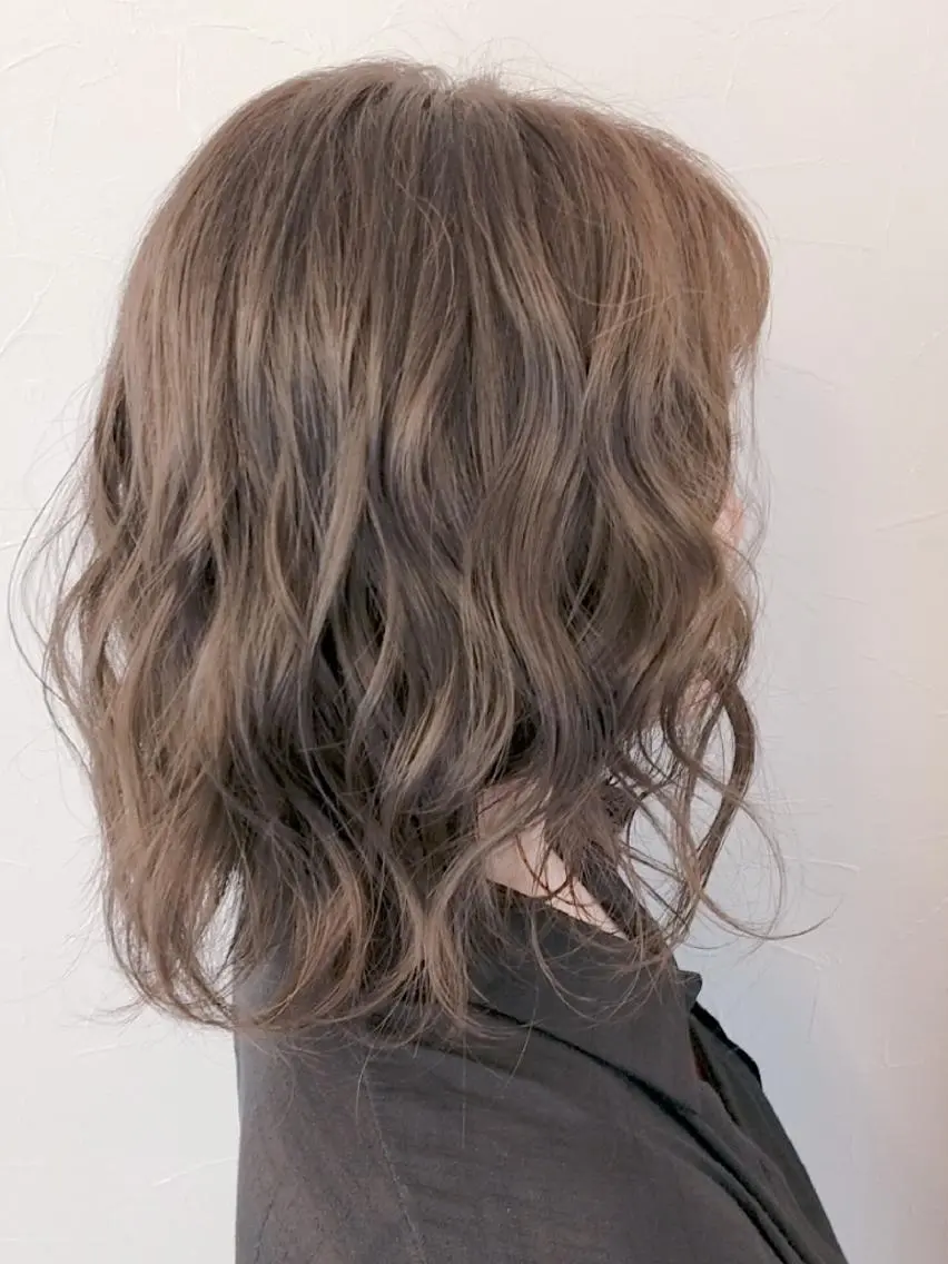 ミディアム カラー アディクシーカラー アッシュ バレイヤージュ ベージュカラー ブリーチ ヘアカラー ブリーチの神 KYONのその他イメージ