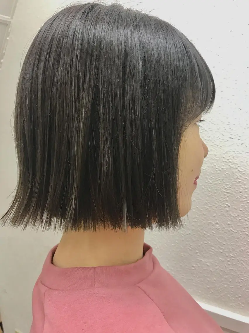 ショート カラー ダークグレー ダークグレージュ グレージュ にった みずきのヘアスタイル