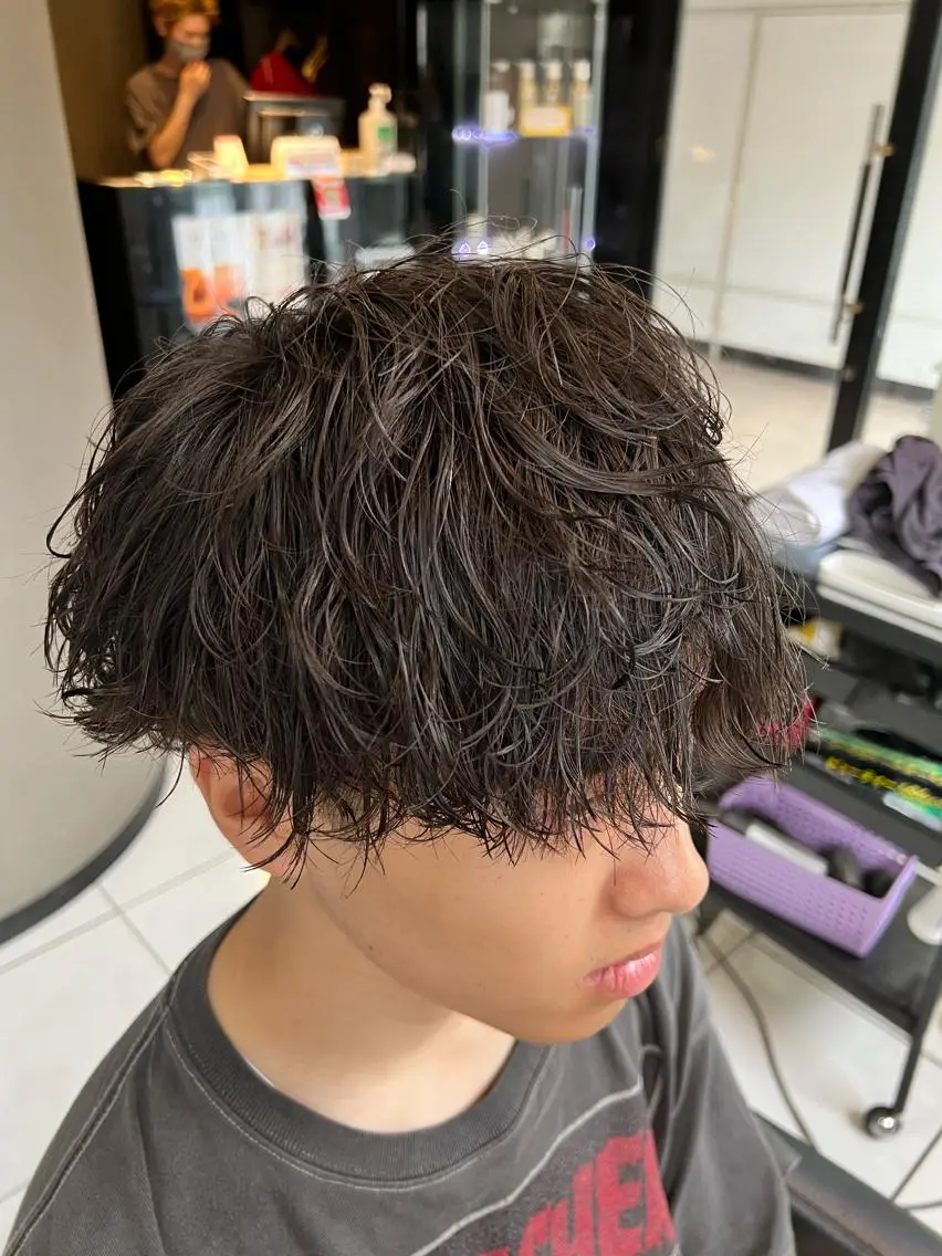 パーマ メンズ センターパート フェードカット カルマパーマ マッシュ メンズパーマ カット パーマ パーマ特化美容師 茂木広幸のヘアスタイル