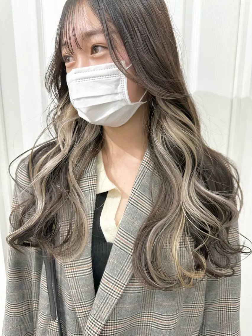 ロング カラー ヘアカラー トリートメント kai .のヘアスタイル